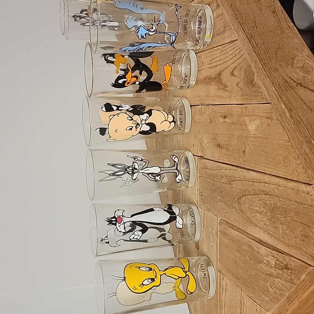 1973 Pepsi Collector Looney Toons Glasses